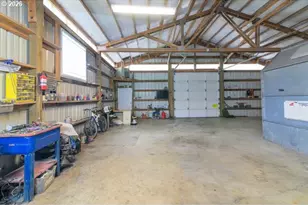 205 N Schoneman Ave, Coos Bay, OR 97420 - Photo 35