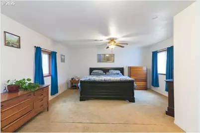 205 N Schoneman Ave, Coos Bay, OR 97420 - Photo 23