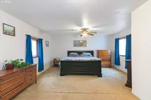 205 N Schoneman Ave, Coos Bay, OR 97420 - Photo 23