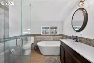 804 NE Providence Dr, Bend, OR 97701 - Photo 29