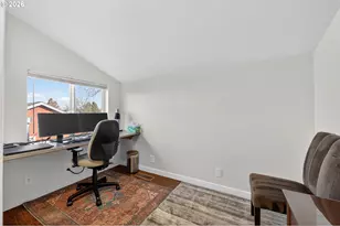 804 NE Providence Dr, Bend, OR 97701 - Photo 31