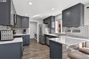 804 NE Providence Dr, Bend, OR 97701 - Photo 17