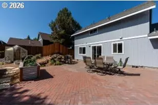 804 NE Providence Dr, Bend, OR 97701 - Photo 37