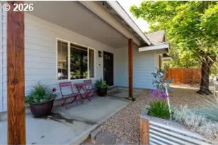 804 NE Providence Dr, Bend, OR 97701 - Photo 5