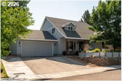 804 NE Providence Dr, Bend, OR 97701 - Photo 1