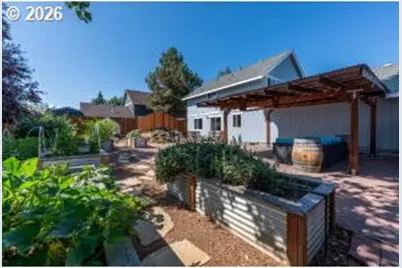 804 NE Providence Dr, Bend, OR 97701 - Photo 45