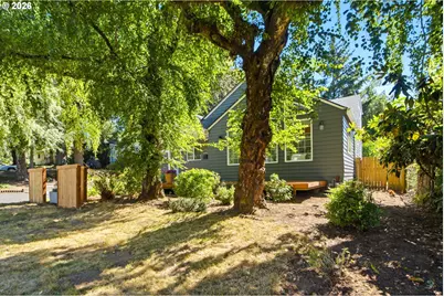 7636 SW Capitol Hill Rd, Portland, OR 97219 - Photo 3