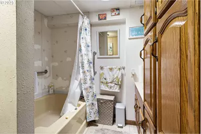 684 Bear Creek Rd, Cottage Grove, OR 97424 - Photo 33