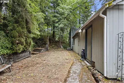 684 Bear Creek Rd, Cottage Grove, OR 97424 - Photo 41