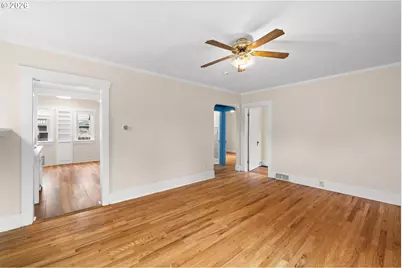 2132 SE Reedway St, Portland, OR 97202 - Photo 9