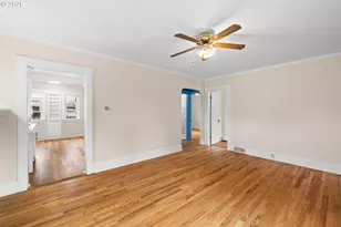 2132 SE Reedway St, Portland, OR 97202 - Photo 9
