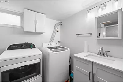 2132 SE Reedway St, Portland, OR 97202 - Photo 27