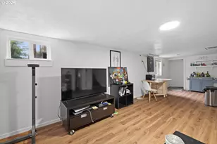 2132 SE Reedway St, Portland, OR 97202 - Photo 23