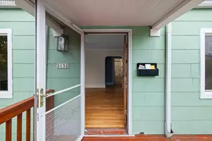 2132 SE Reedway St, Portland, OR 97202 - Photo 5