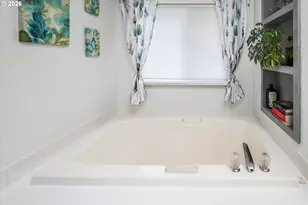 4055 Royal Ave, Eugene, OR 97402 - Photo 11
