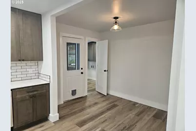 1162 E 1st Pl, Coquille, OR 97423 - Photo 7