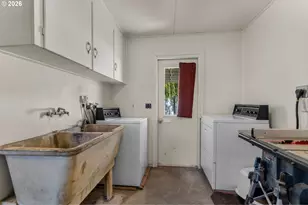 2402 NE 3rd St, Prineville, OR 97754 - Photo 17