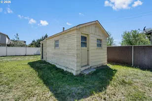 2402 NE 3rd St, Prineville, OR 97754 - Photo 23
