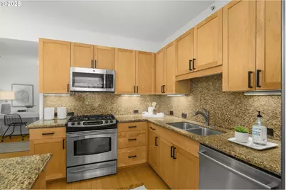 1620 NE Broadway St #232, Portland, OR 97232 - Photo 7