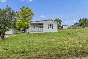 71 SE Ronald St, Winston, OR 97496 - Photo 1