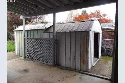 324 W Berdine St, Roseburg, OR 97471 - Photo 11