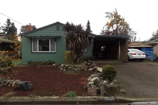 324 W Berdine St, Roseburg, OR 97471 - Photo 1