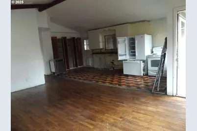 324 W Berdine St, Roseburg, OR 97471 - Photo 5