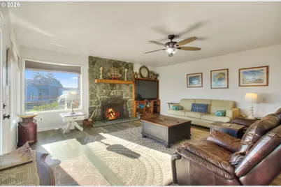 19 Otter Ter, Brookings, OR 97415 - Photo 3