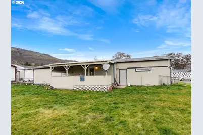 936 Honey Do St, The Dalles, OR 97058 - Photo 9