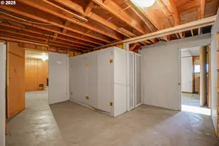 5910 W A St, West Linn, OR 97068 - Photo 29