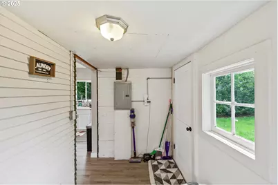 3236 Sheridan Ave, North Bend, OR 97459 - Photo 11