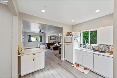 3236 Sheridan Ave, North Bend, OR 97459 - Photo 7