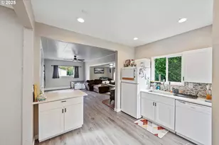 3236 Sheridan Ave, North Bend, OR 97459 - Photo 7