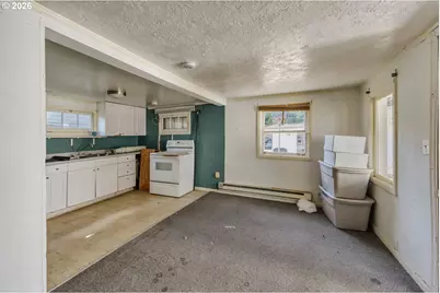15705 SE Powell Blvd, Portland, OR 97236 - Photo 17