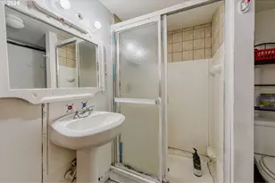 15705 SE Powell Blvd, Portland, OR 97236 - Photo 19