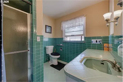 15705 SE Powell Blvd, Portland, OR 97236 - Photo 15