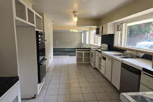 15705 SE Powell Blvd, Portland, OR 97236 - Photo 11