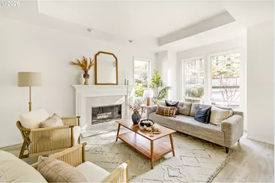 3321 SW Vesta Ct, Portland, OR 97219 - Photo 3