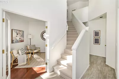 3321 SW Vesta Ct, Portland, OR 97219 - Photo 13