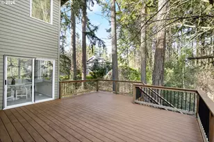 3321 SW Vesta Ct, Portland, OR 97219 - Photo 9