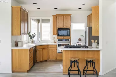 3321 SW Vesta Ct, Portland, OR 97219 - Photo 5