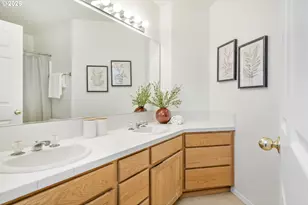 3321 SW Vesta Ct, Portland, OR 97219 - Photo 25