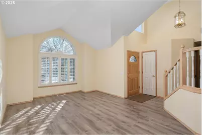 8203 SW Matthew Park St, Portland, OR 97224 - Photo 5