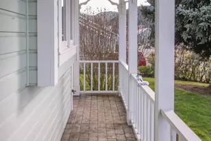 340 NE 2nd St, Oakland, OR 97462 - Photo 3