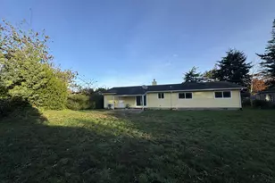 950 NE 1st St, Bandon, OR 97411 - Photo 3