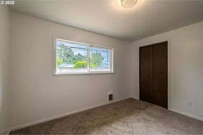 950 NE 1st St, Bandon, OR 97411 - Photo 27