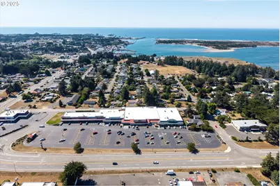 950 NE 1st St, Bandon, OR 97411 - Photo 35