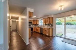 950 NE 1st St, Bandon, OR 97411 - Photo 17