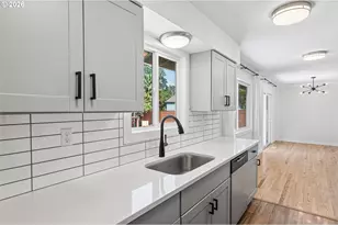 9609 N Van Houten Ave, Portland, OR 97203 - Photo 13