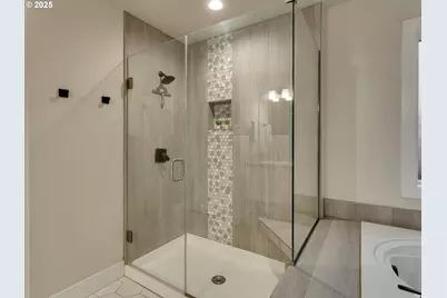 2918 N Juniper Dr, Newberg, OR 97132 - Photo 23